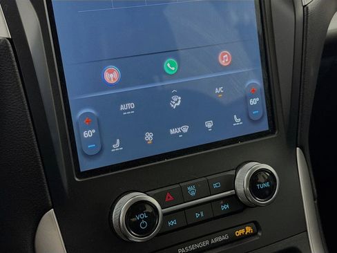 Used 2024 Ford Edge SEL image 18