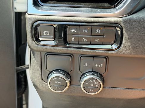 New 2026 GMC Yukon Denali w/ Sun & Power Step Package RWD image 21