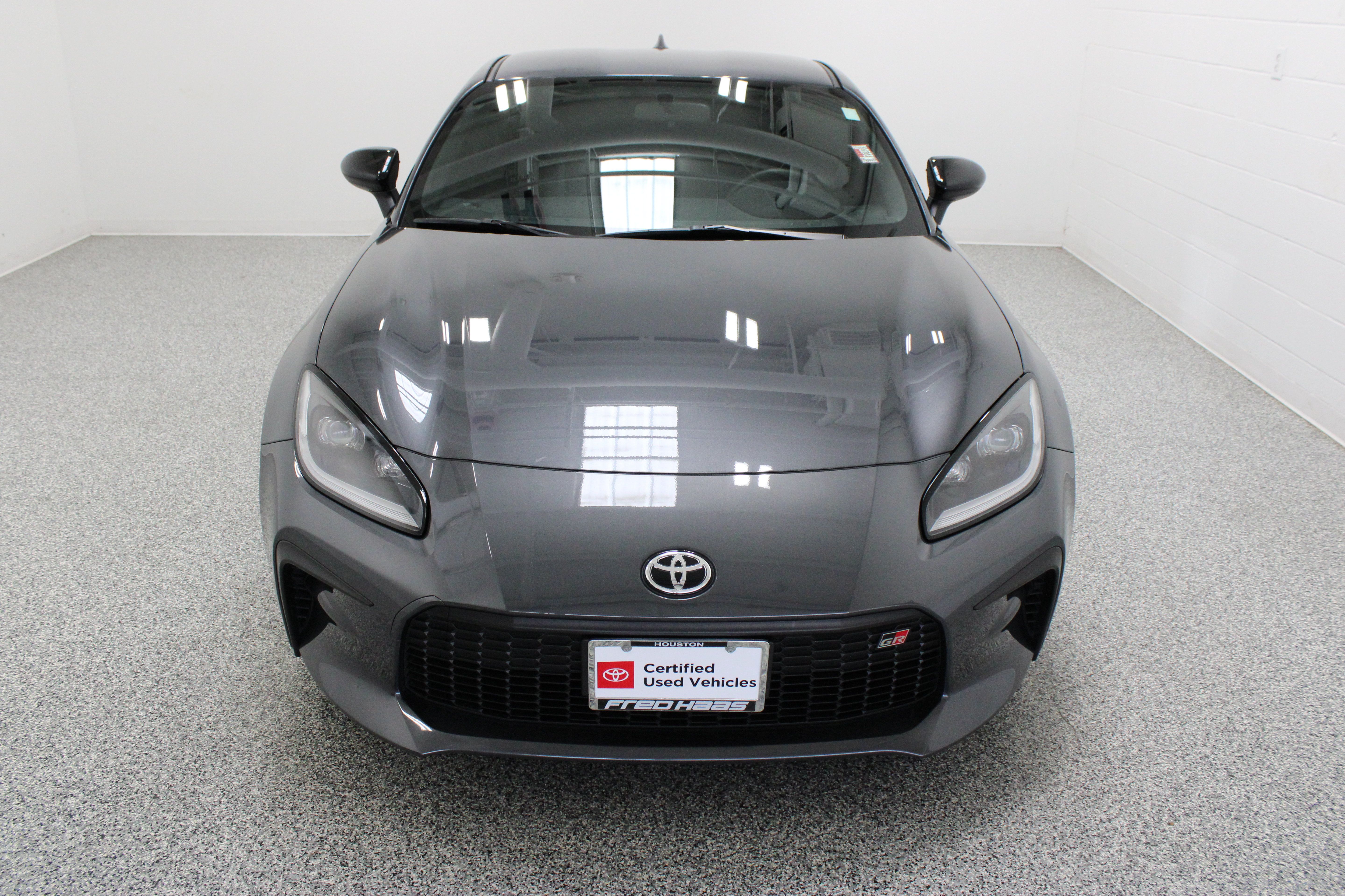 Used 2025 Toyota GR86 Premium RWD image 3