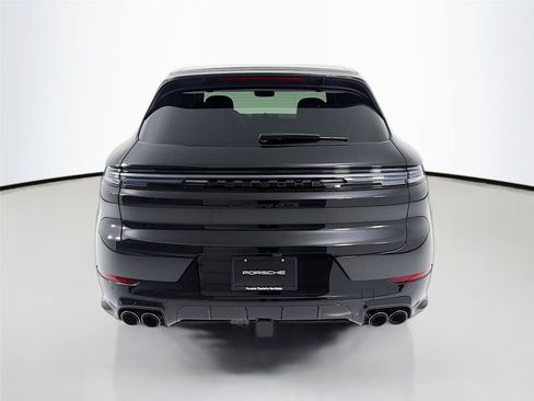New 2026 Porsche Cayenne GTS AWD/4WD image 21