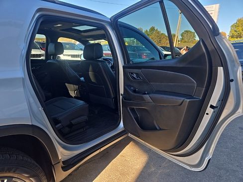 Used 2022 Chevrolet Traverse RS w/ LPO, Floor Liner Package image 76
