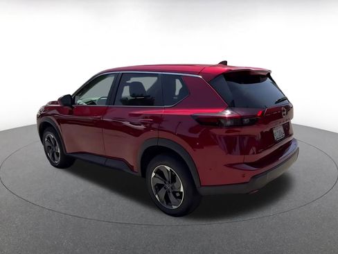Used 2025 Nissan Rogue SV FWD image 10