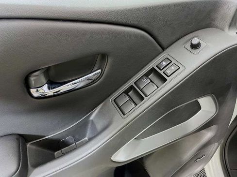 Certified 2025 Nissan Frontier SV w/ SV Convenience Package image 15