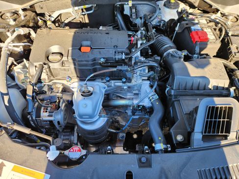 Used 2025 Honda HR-V Sport image 17