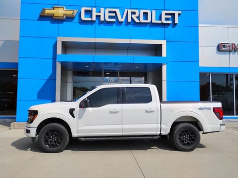 Used 2024 Ford F150 XLT w/ XLT Black Appearance Package AWD/4WD image 12