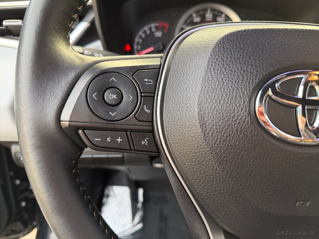 Used 2022 Toyota Corolla SE w/ Carpet Mat Package (TMS) FWD image 15