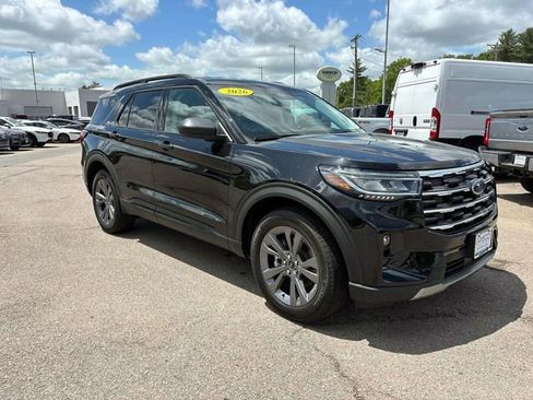 Used 2026 Ford Explorer Active w/ Active Comfort Package AWD/4WD image 1