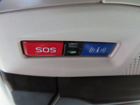 Used 2024 Subaru Ascent Premium w/ Convenience Package image 10