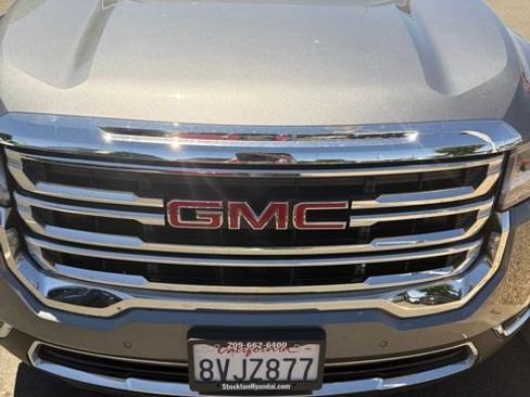 Used 2021 GMC Acadia SLE w/ LPO, Floor Liner Package FWD image 3