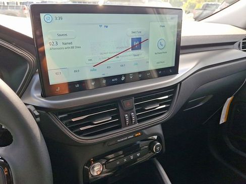 New 2025 Ford Escape SE image 16