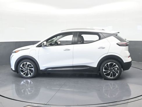 Used 2023 Chevrolet Bolt EUV Premier image 3