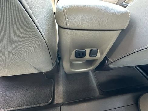 Certified 2018 GMC Canyon SLE w/ SLE Convenience Package AWD/4WD image 19