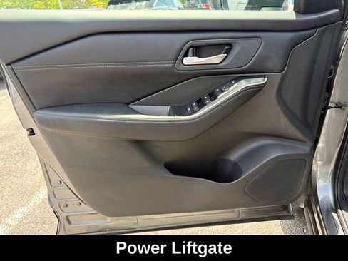 Used 2025 Nissan Rogue SV w/ SV Premium Package FWD image 12