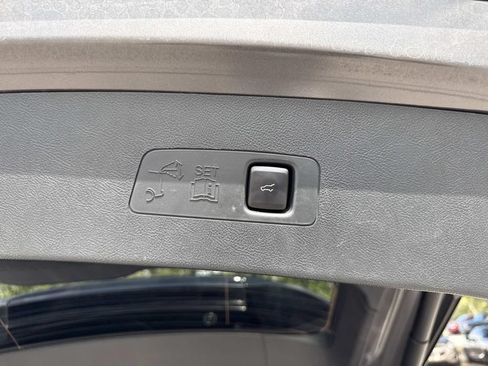 Used 2021 Lincoln Corsair FWD image 12