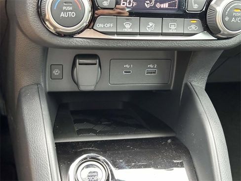 New 2025 Nissan Versa SR w/ Trunk Package image 22