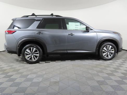 New 2026 Nissan Pathfinder SL image 5