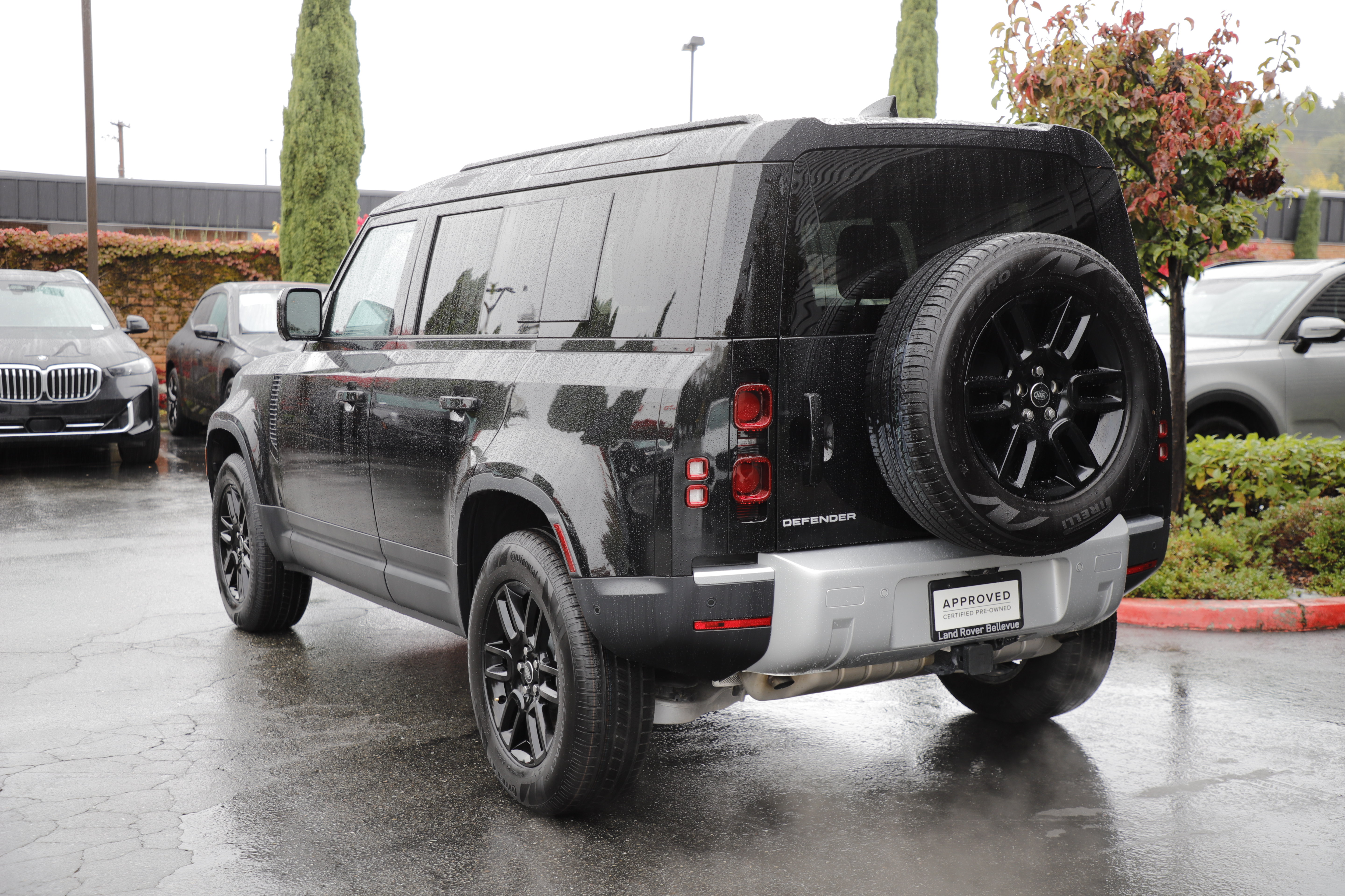 Used 2025 Land Rover Defender 110 S AWD/4WD image 8