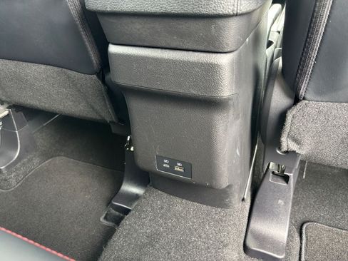 Used 2025 Mitsubishi Outlander Sport SE AWD/4WD image 33