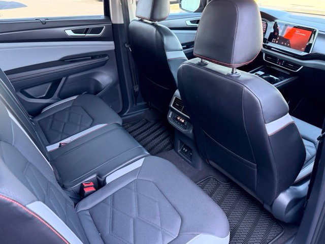 Certified 2024 Volkswagen Atlas Peak Edition SE AWD/4WD image 16