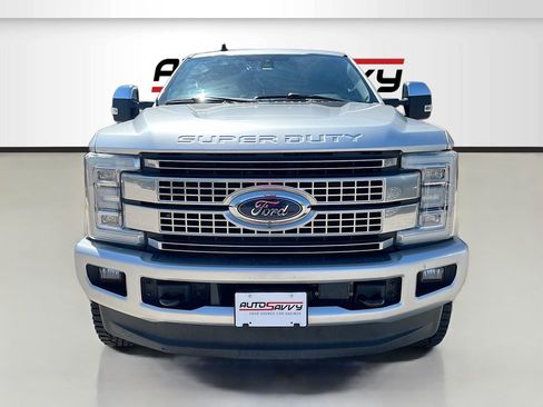 Used 2019 Ford F250 Platinum w/ Platinum Ultimate Package image 2