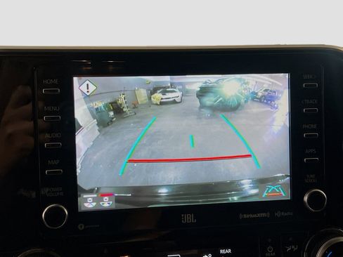 Used 2020 Toyota Highlander Limited w/ Phone Cable & Charge Package image 10