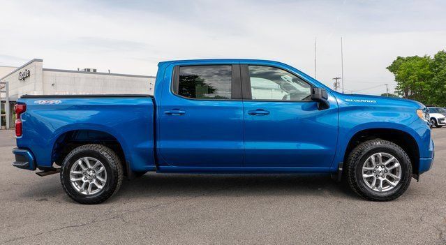 Used 2022 Chevrolet Silverado 1500 RST AWD/4WD image 5