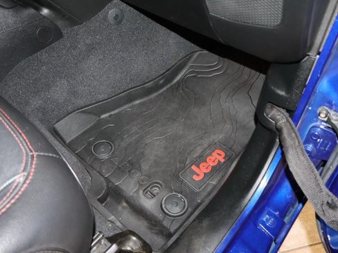 Used 2020 Jeep Wrangler Unlimited Rubicon AWD/4WD image 36