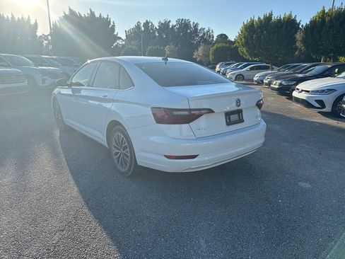 Used 2021 Volkswagen Jetta image 3