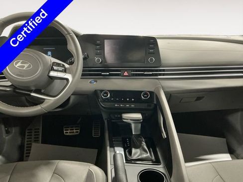 Used 2025 Hyundai Elantra Sport image 11