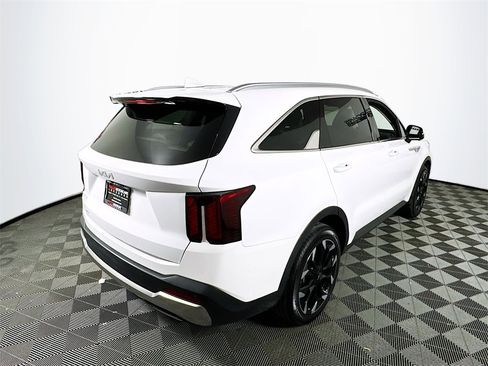 Used 2025 Kia Sorento SX image 7