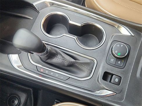 Certified 2023 Chevrolet Traverse Premier image 16