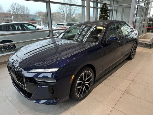 New 2026 BMW 760i xDrive w/ Executive Package image 3