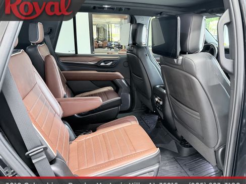 Used 2023 GMC Yukon Denali Ultimate AWD/4WD image 16