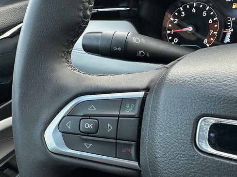 Used 2024 Jeep Compass Limited image 33