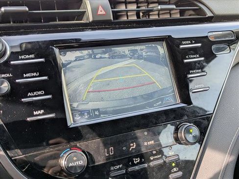 Used 2019 Toyota Camry SE image 14