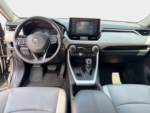 Used 2021 Toyota RAV4 XLE Premium AWD/4WD image 18