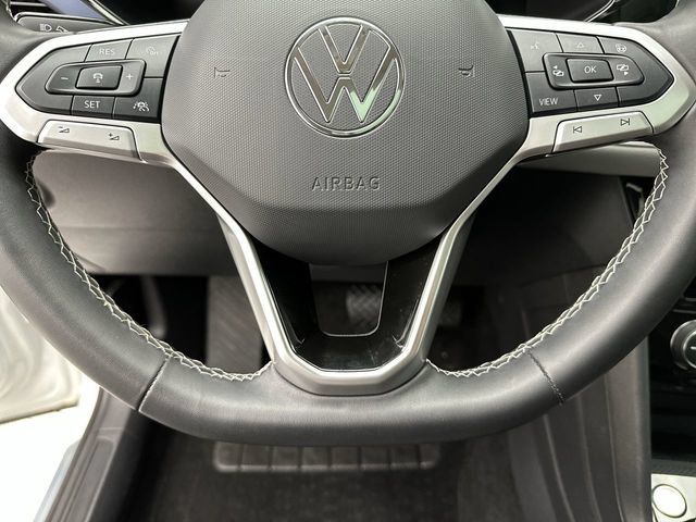 Certified 2024 Volkswagen Taos SE AWD/4WD image 15