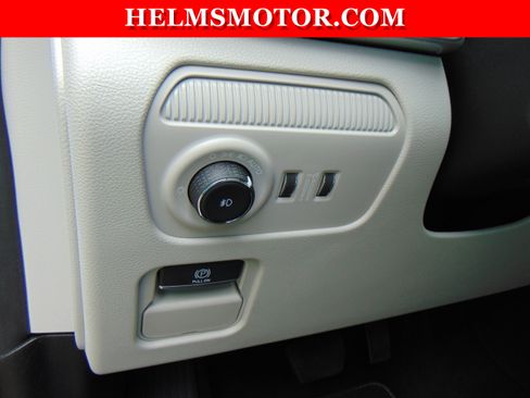 Certified 2025 Jeep Wagoneer 4WD image 16