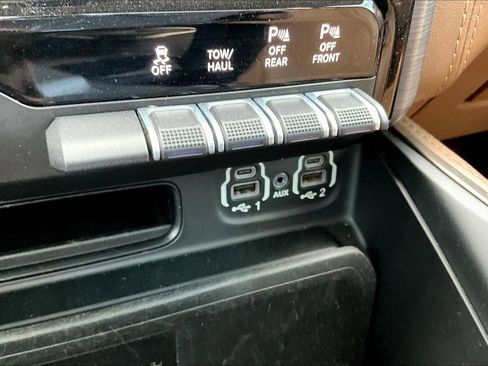 Used 2020 RAM 1500 Longhorn AWD/4WD image 15