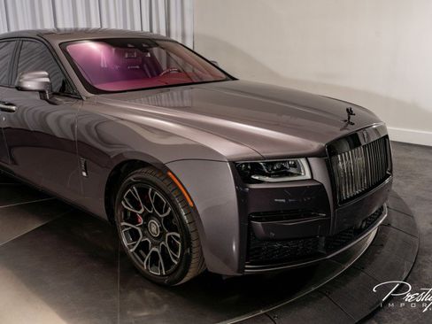 Used 2022 Rolls-Royce Ghost Black Badge image 2