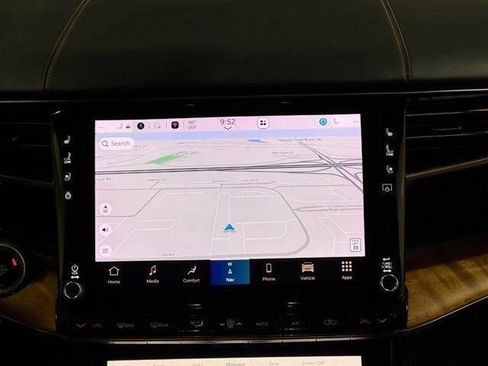 Used 2022 Jeep Grand Wagoneer Series III w/ Rear Seat Video Group 1 AWD/4WD image 16