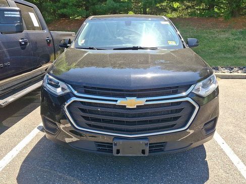 Used 2021 Chevrolet Traverse LS FWD image 2