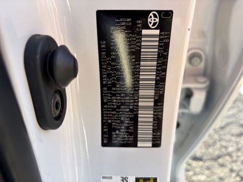 Used 2025 Toyota Corolla LE image 28