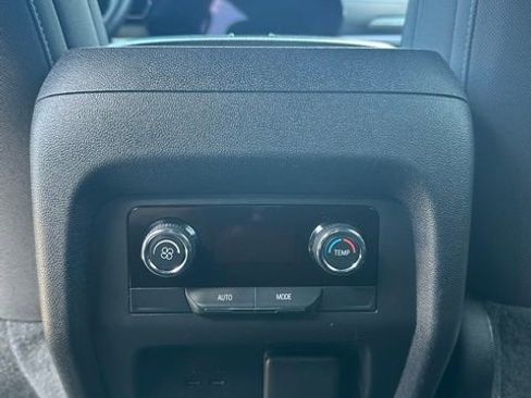 Used 2024 Chevrolet Traverse Z71 w/ Enhanced Driving Package AWD/4WD image 15