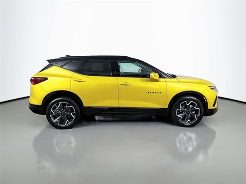 Used 2022 Chevrolet Blazer RS image 9