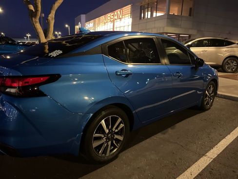 Used 2021 Nissan Versa SV image 4