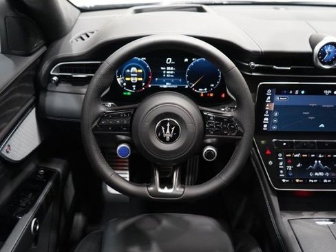 New 2025 Maserati Grecale Modena image 12