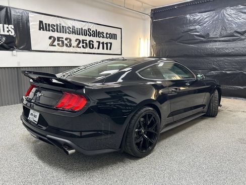 Used 2018 Ford Mustang Coupe RWD image 6