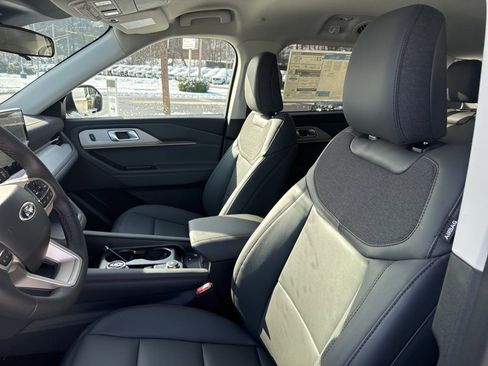 New 2026 Ford Explorer Active w/ Active Comfort Package image 26