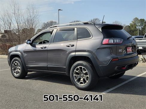 Used 2020 Jeep Cherokee Trailhawk image 3